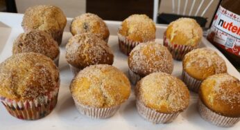 Egyszerű bögrés kürtöskalács ízű muffin, nutellával töltve