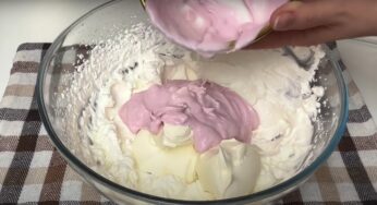 A legegyszerűbb joghurtos gyümölcsös sütemény krém, mióta megkóstoltuk, nem készítjük másként