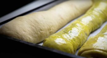 Finom foszlós kalács készült nálunk, sok töltelékkel, ahogy szeretjük